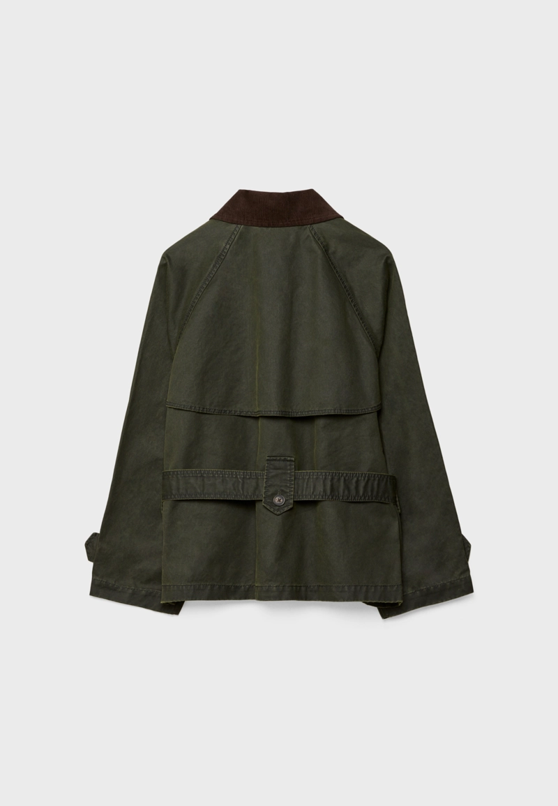 Короткий тренч с вощеным покрытием и поясом