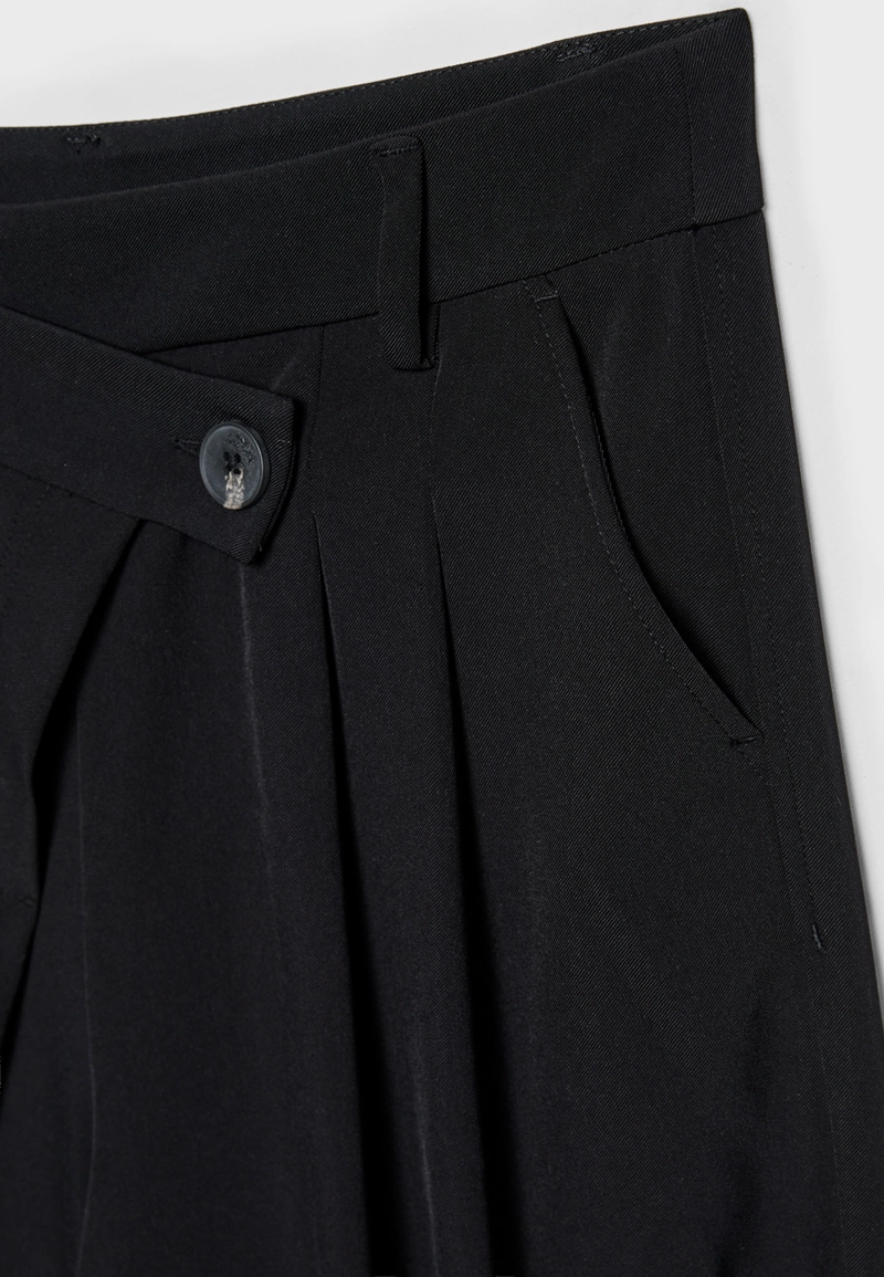 Классические брюки с запахивающейся талией