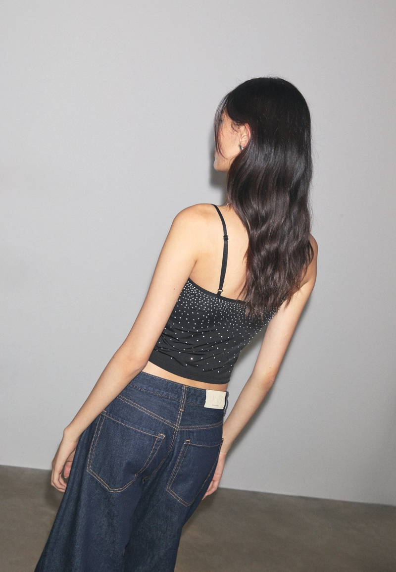 Топ на бретельках с блестящей отделкой