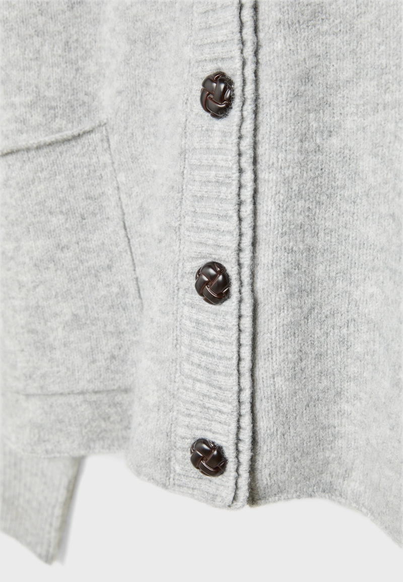 Трикотажный жакет с двойным воротником