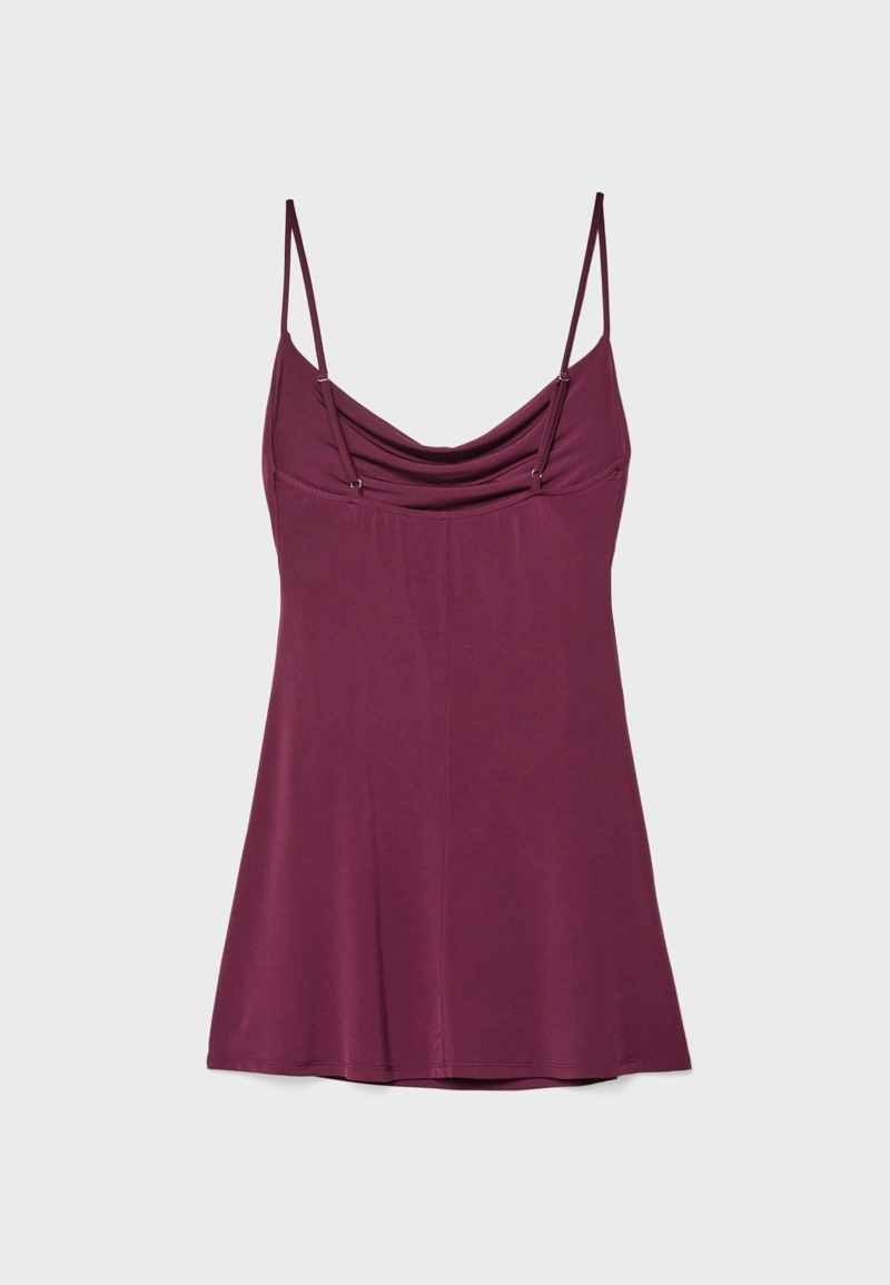 Короткое платье с плавным вырезом