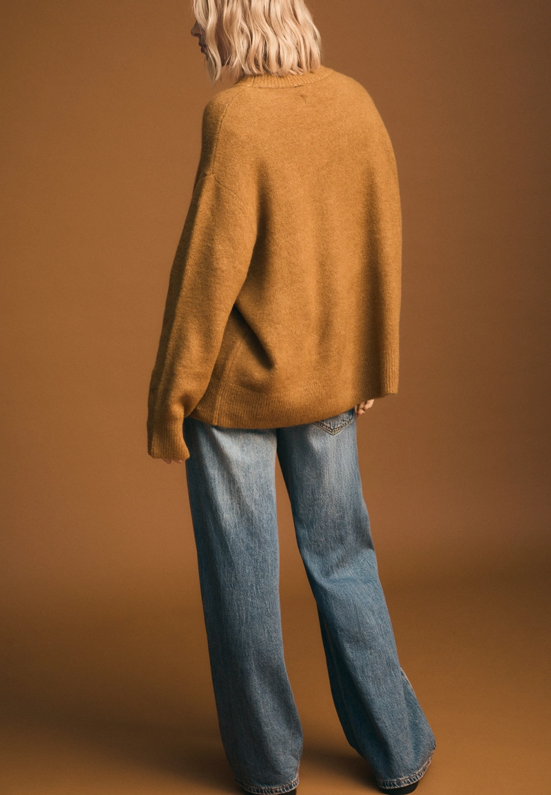 Джемпер из мягкого трикотажа