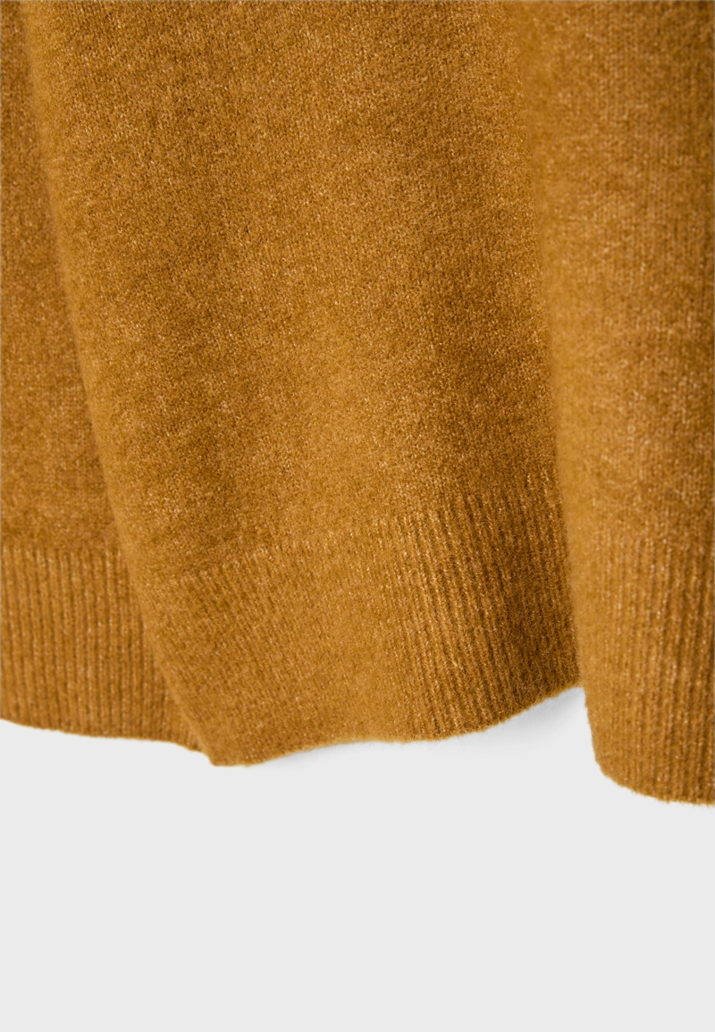 Джемпер из мягкого трикотажа