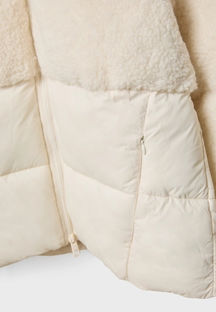 Стеганое комбинированное пальто под овчину- Заказать в России