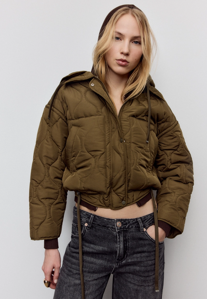 Стеганая куртка с капюшоном