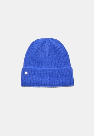 Шапка в рубчик с нашивкой- Заказать в России