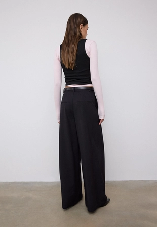 Брюки с макси-защипами и поясом- Заказать в России