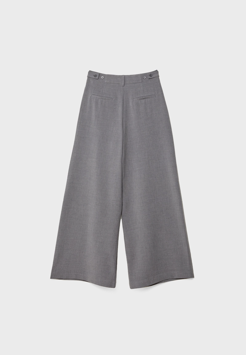 Регулируемые брюки очень широкого кроя