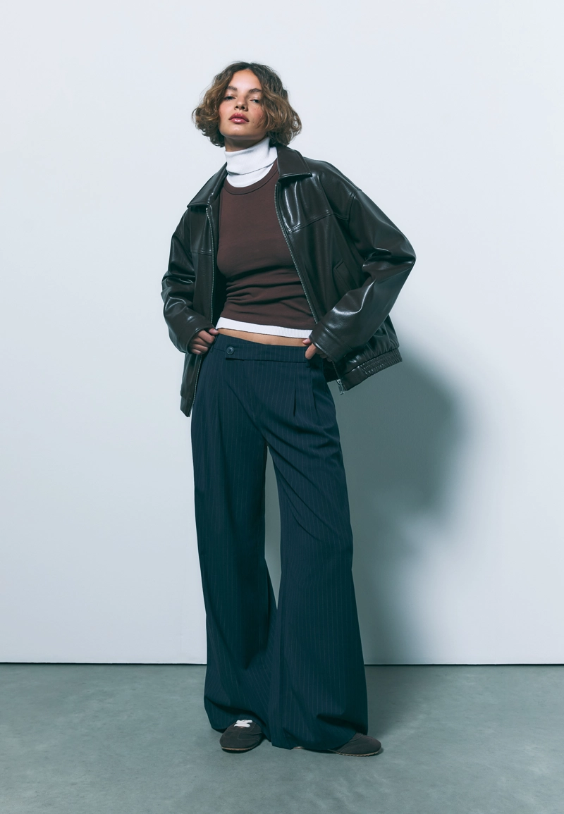 Повседневные брюки в полоску с перекрестной талией