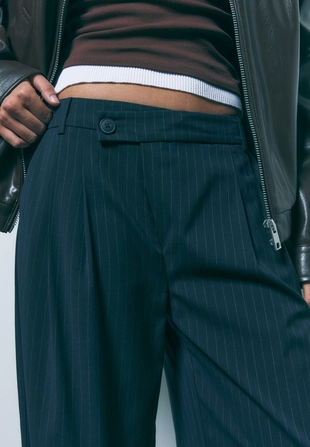 Повседневные брюки в полоску с перекрестной талией- Заказать в России