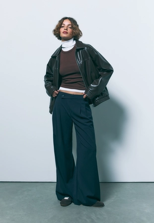 Повседневные брюки в полоску с перекрестной талией- Заказать в России