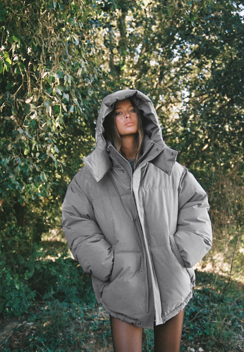 Объемная стеганая куртка с капюшоном