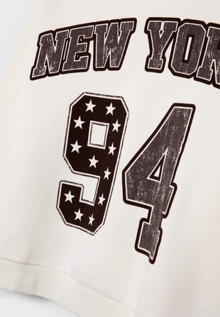 Толстовка с вырезом «лодочка» и принтом- Заказать в России