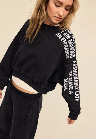 Толстовка с эффектом потертости из мягкой ткани- Заказать в России