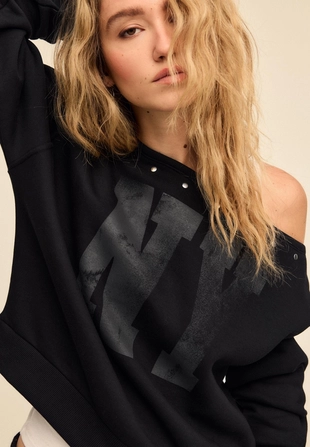 Свитшот с заклепками- Заказать в России