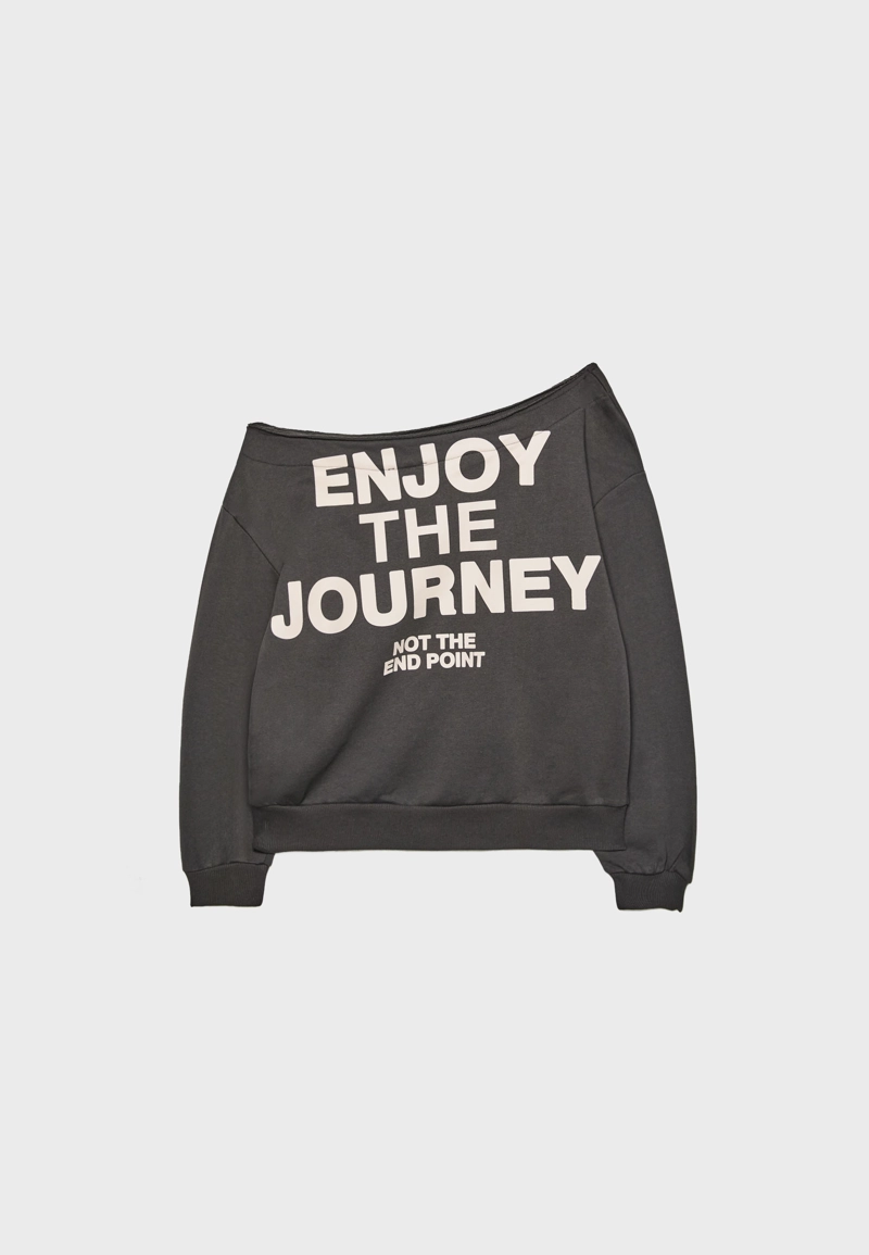 Толстовка с открытыми плечами