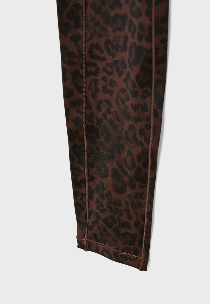 Легинсы укороченные с вырезами