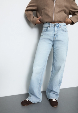 Джинсы прямого кроя- Заказать в России