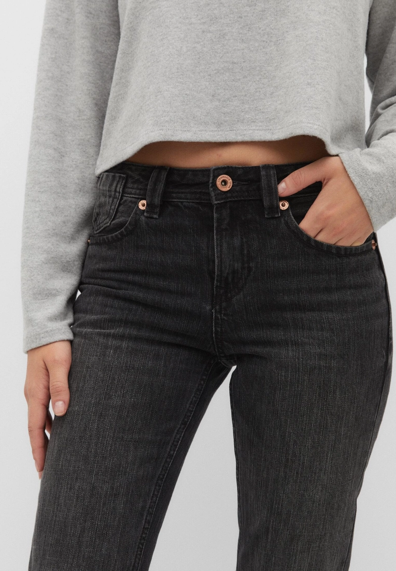 Джинсы прямого кроя