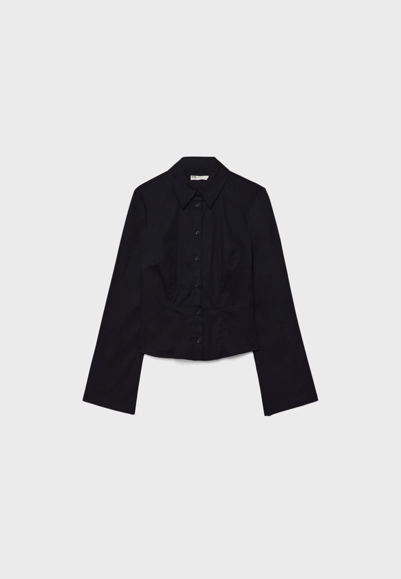 Приталенная рубашка с плавными рукавами