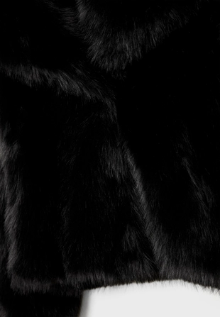 Короткая куртка из искусственного меха- Заказать в России