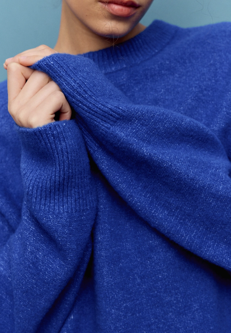 Джемпер из мягкого трикотажа