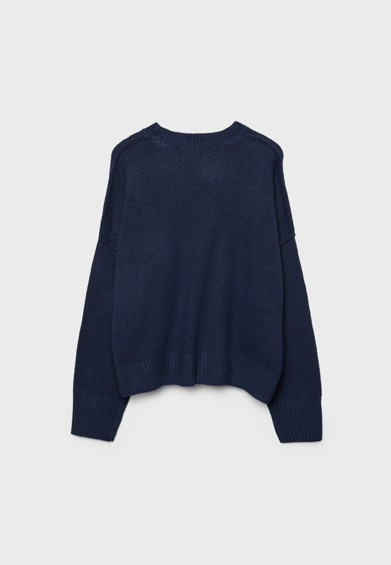 Вязаный свитер с круглым вырезом