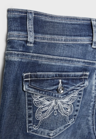 Джинсы клеш с вышивкой на карманах- Заказать в России