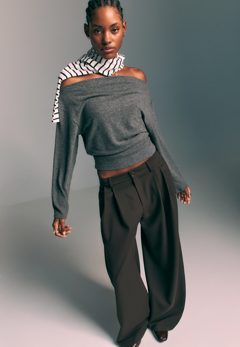 Трикотажная футболка с вырезом-лодочкой и поясом