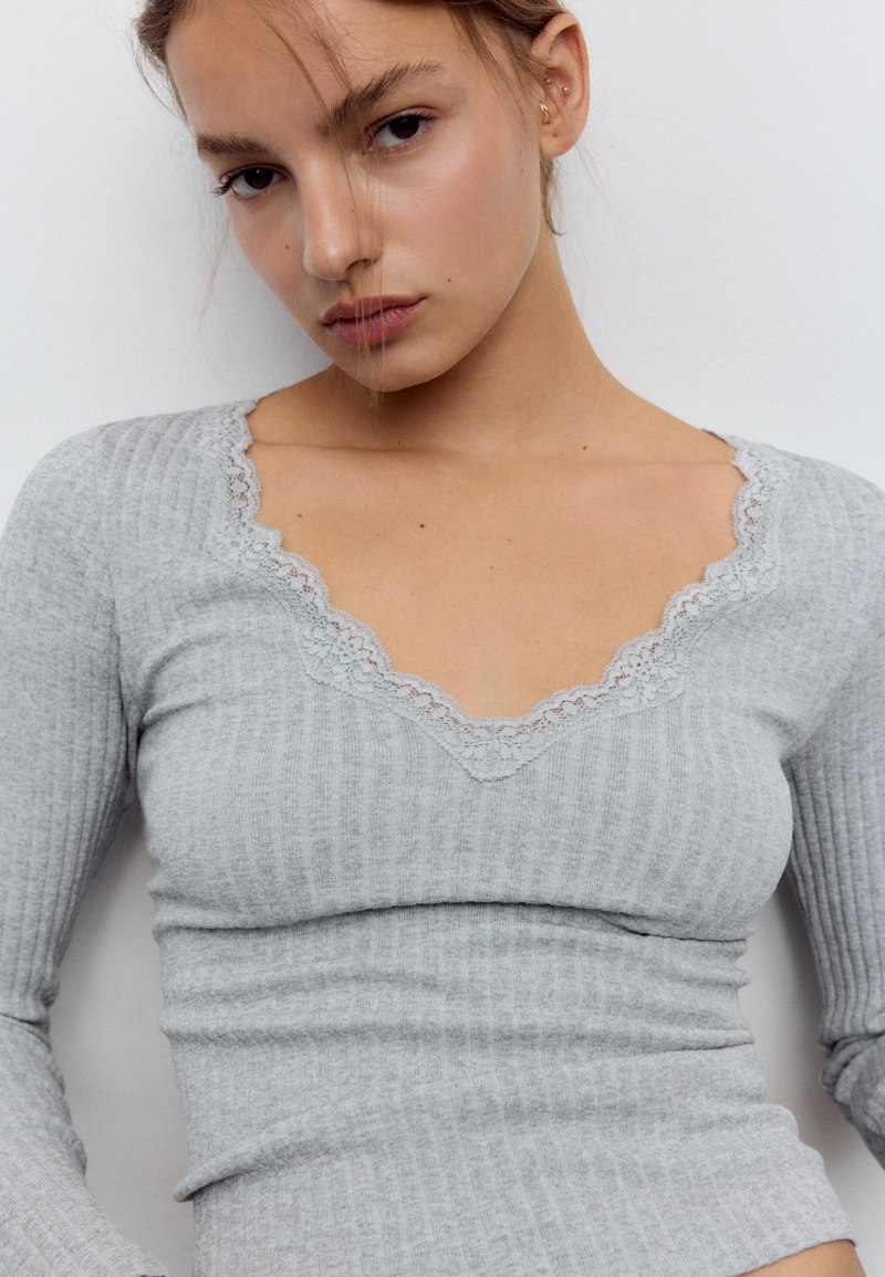 Бесшовная футболка с кружевом