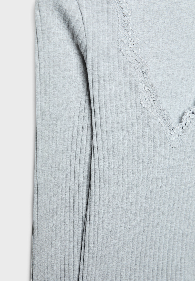 Бесшовная футболка с кружевом