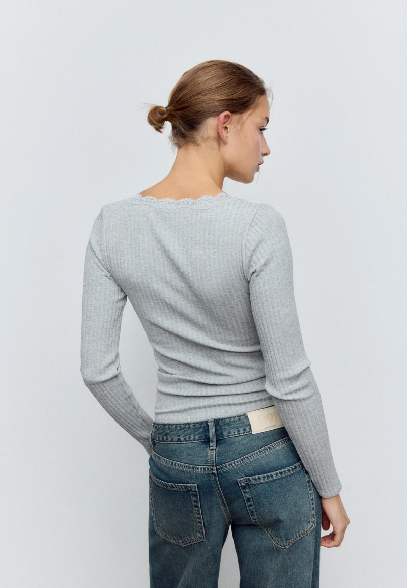 Бесшовная футболка с кружевом