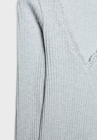 Бесшовная футболка с кружевом- Заказать в России