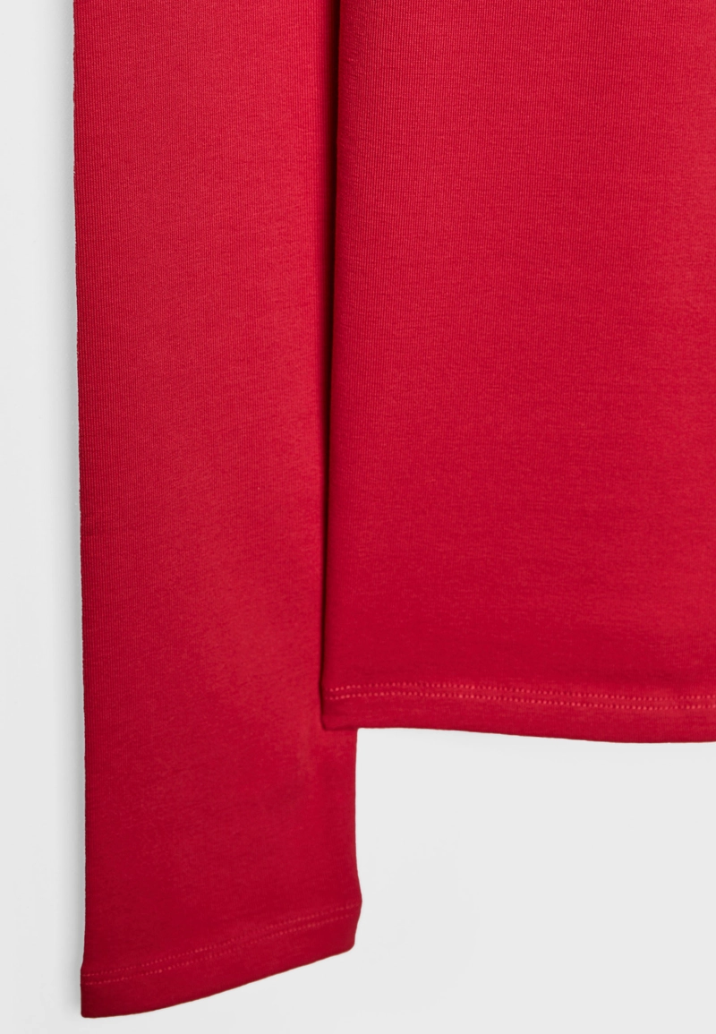 Базовая футболка с длинными рукавами