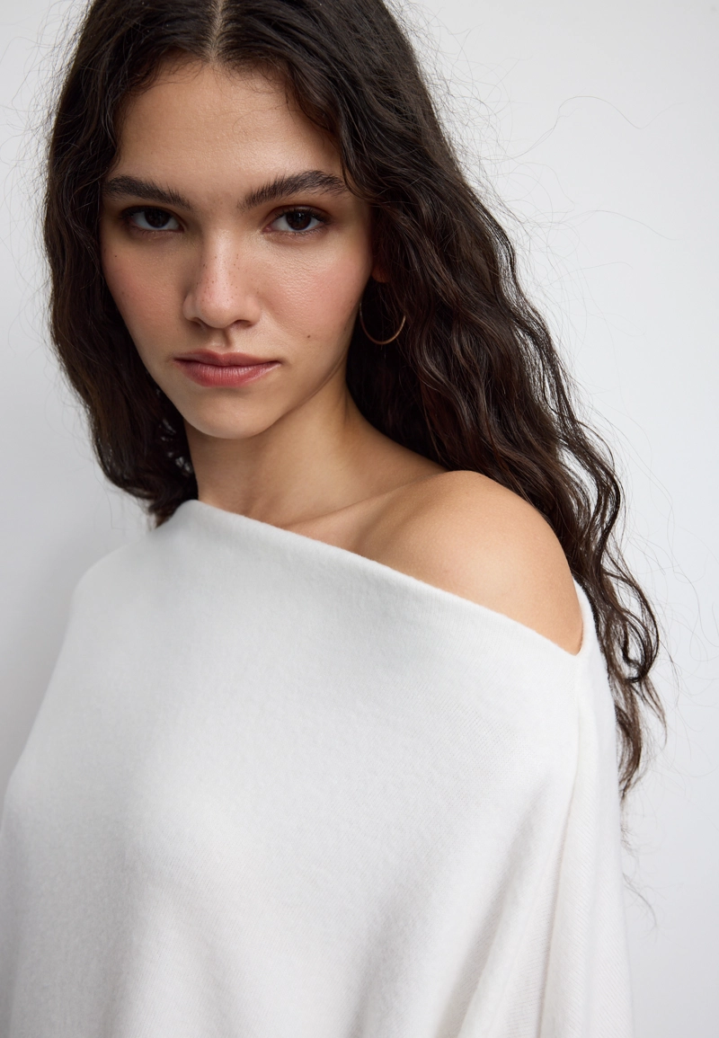 Накидка с вырезом-лодочкой