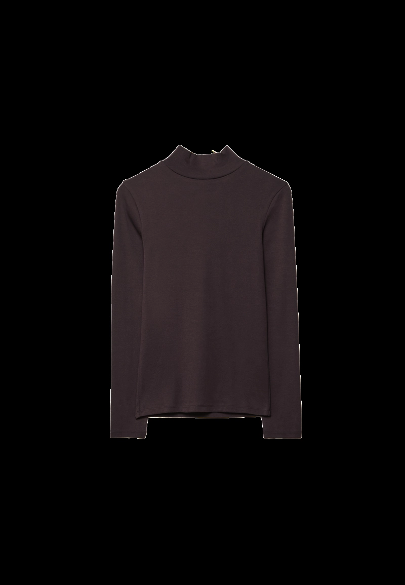 Базовая футболка с высоким воротником