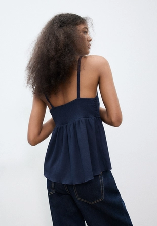 Топ с оборками, связанный крючком- Заказать в России