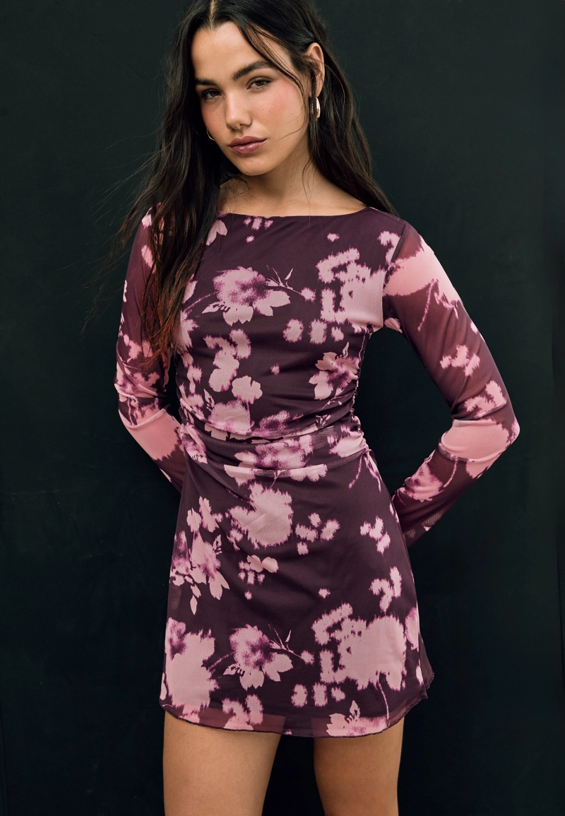 Короткое платье из полупрозрачной ткани с принтом