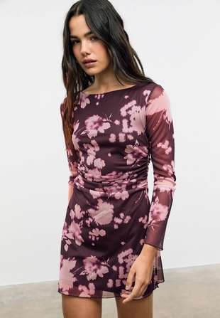 Короткое платье из полупрозрачной ткани с принтом- Заказать в России