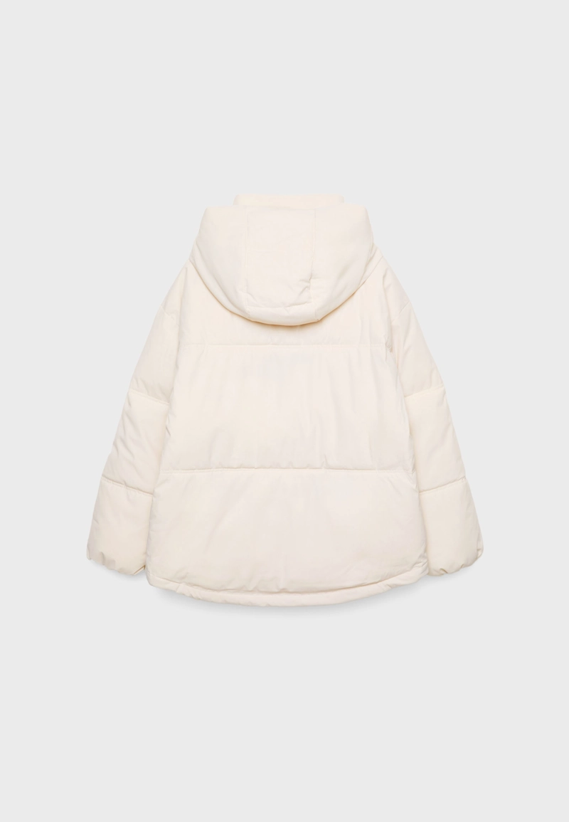 Объемная стеганая куртка с капюшоном