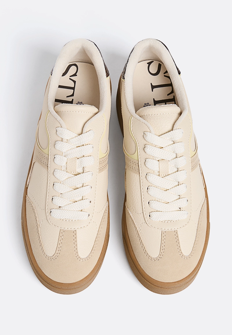 Платформенные кроссовки