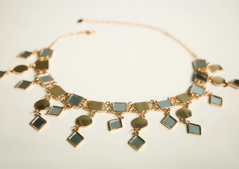 Колье-чокер с кристаллами