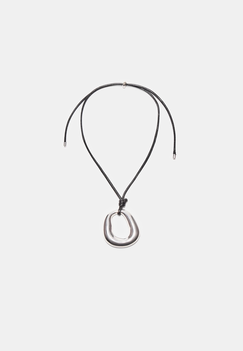 Ожерелье-шнурок с подвеской