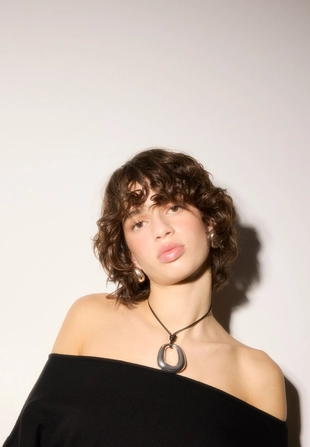 Ожерелье-шнурок с подвеской- Заказать в России