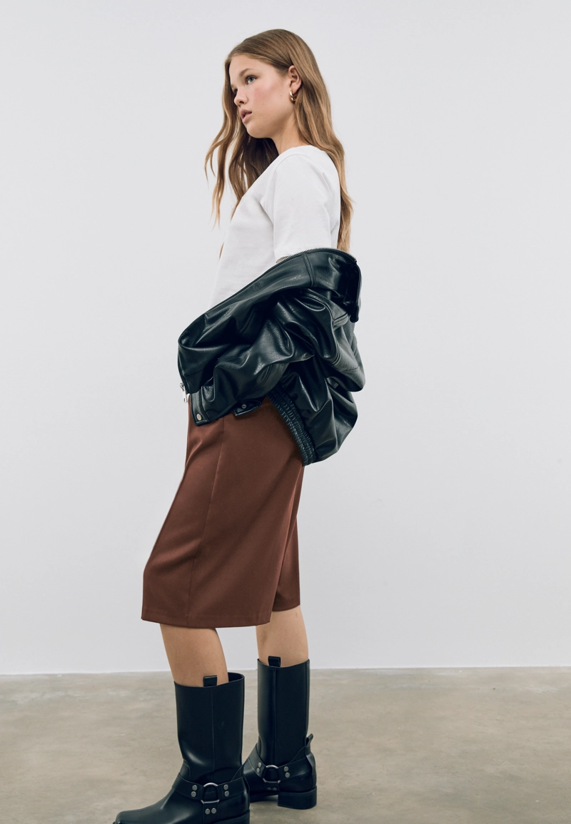 Рубашка классического кроя с кроликом