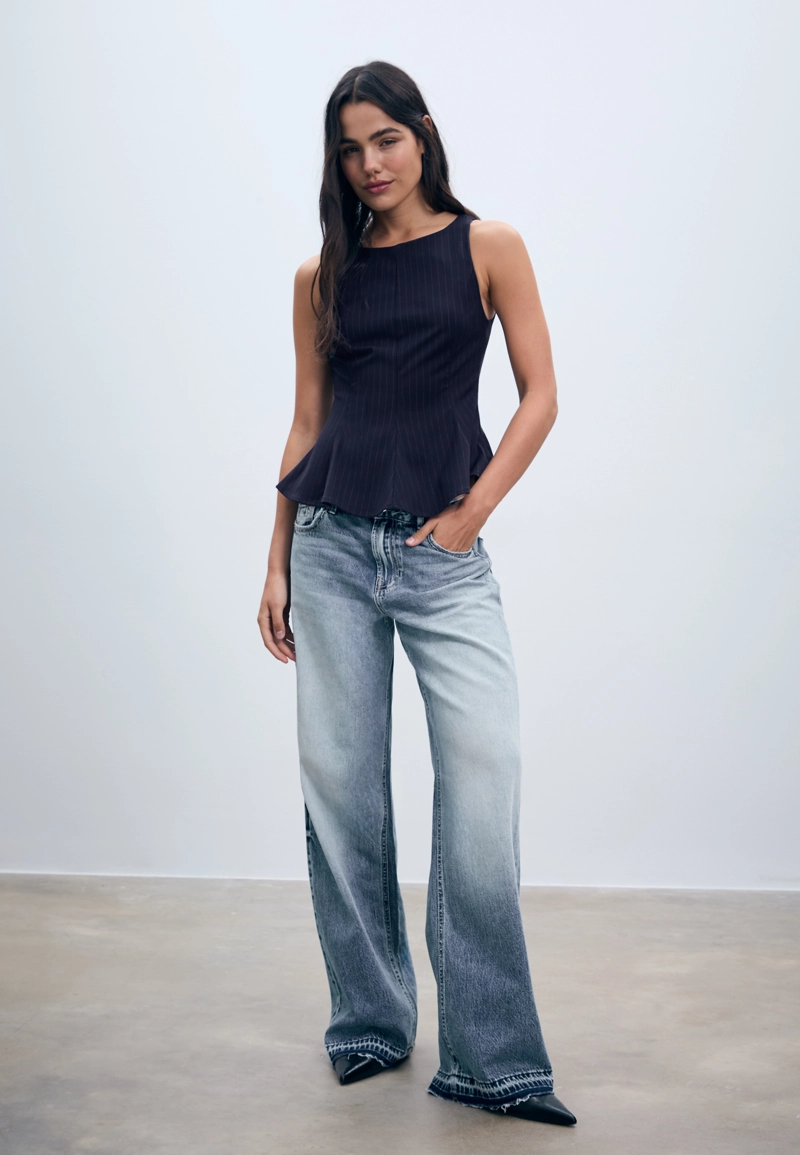 Топ в полоску без рукавов с баской