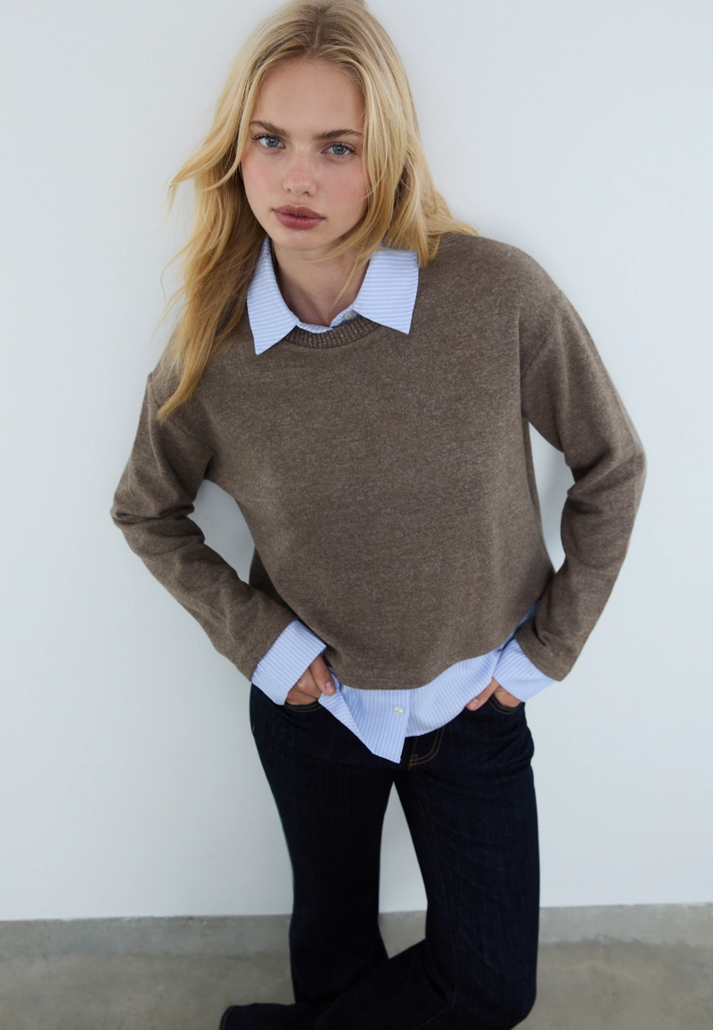 Трикотажная футболка из двух материалов