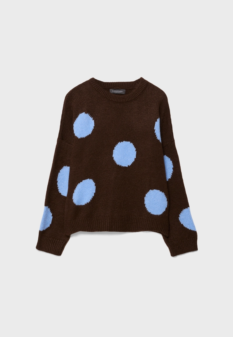 Вязаный свитер в горошек