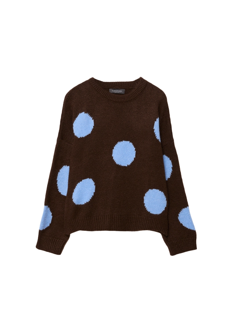 Вязаный свитер в горошек