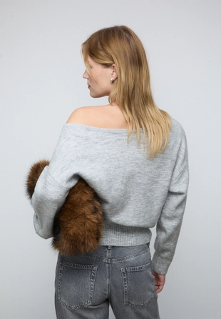 Мягкий вязаный джемпер с вырезом-лодочкой- Заказать в России